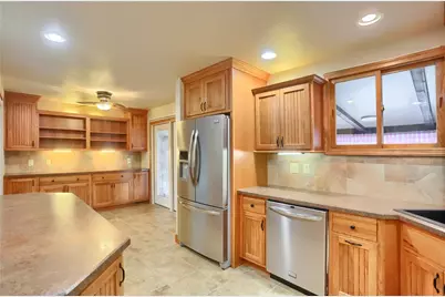 1505 Drespling Ln, Hickory Township, PA 16101 - Photo 13