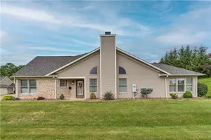 1903 Hunt Club Dr, Hempfield Township, PA 15601 - Photo 5