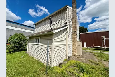 111 Quay St, Manor Township, PA 16236 - Photo 13