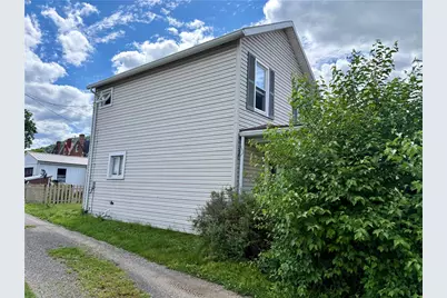 111 Quay St, Manor Township, PA 16236 - Photo 11
