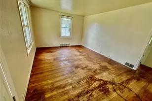 141 Carroll St, Aliquippa, PA 15001 - Photo 3