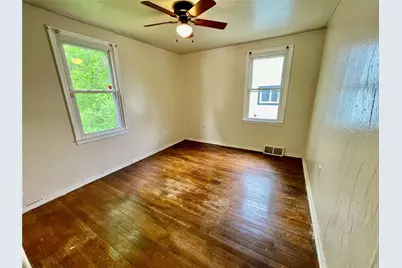 141 Carroll St, Aliquippa, PA 15001 - Photo 5