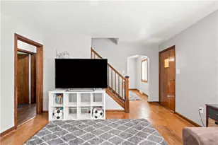 412 Phillips Ave, Stowe Township, PA 15136 - Photo 7