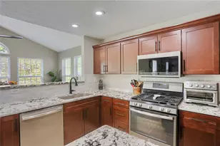 1821 Pioneer Dr, Pittsburgh, PA 15143 - Photo 17
