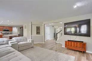 1821 Pioneer Dr, Pittsburgh, PA 15143 - Photo 11