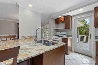 2429 Pin Oak Pl, Pittsburgh, PA 15220 - Photo 13