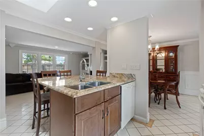 2429 Pin Oak Pl, Pittsburgh, PA 15220 - Photo 11