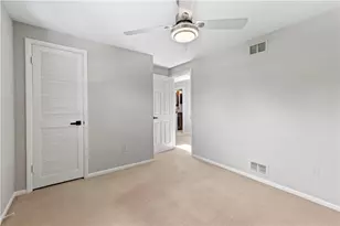 2429 Pin Oak Pl, Pittsburgh, PA 15220 - Photo 25