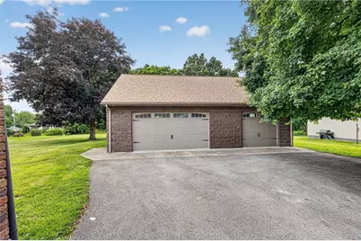 1424 Jackson Ave, New Castle, PA 16101 - Photo 3
