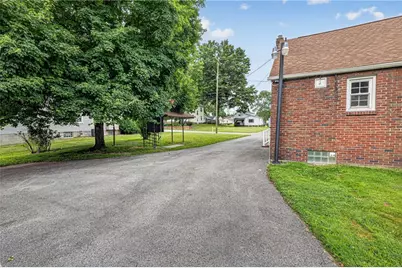 1424 Jackson Ave, New Castle, PA 16101 - Photo 35