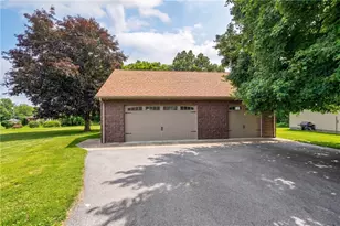 1424 Jackson Ave, New Castle, PA 16101 - Photo 3