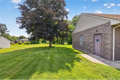 1424 Jackson Ave, New Castle, PA 16101 - Photo 9