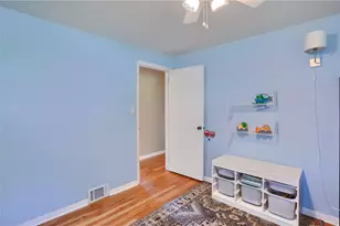308 Holiday Dr, Ross Twp, PA 15237 - Photo 29