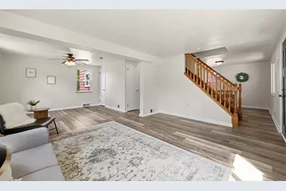 73 Clifford Dr, Green Tree, PA 15220 - Photo 7