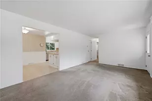 2259 Saratoga Dr, Hermitage, PA 16148 - Photo 3