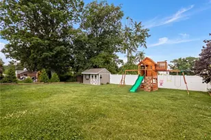 130 Crestview Dr, Pittsburgh, PA 15236 - Photo 15