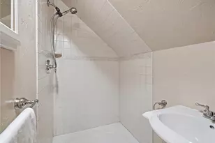310 Morrison Dr, Pittsburgh, PA 15216 - Photo 17
