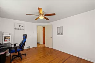 5185 Caste Dr, Pittsburgh, PA 15236 - Photo 17