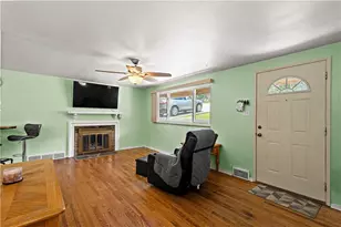 5185 Caste Dr, Pittsburgh, PA 15236 - Photo 5