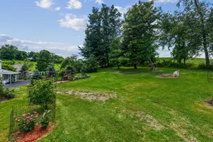 105 Dutchtown Rd, Sewickley Township, PA 15637 - Photo 9