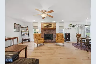 957 Douglas Dr, Pittsburgh, PA 15239 - Photo 5