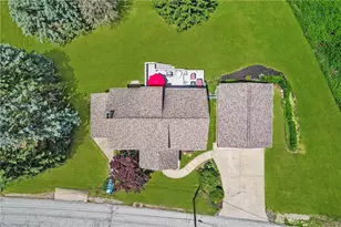 1900 Addison Ave, West Mifflin, PA 15122 - Photo 25