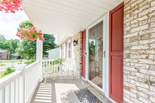 931 Cork Dr, Bethel Park, PA 15102 - Photo 3