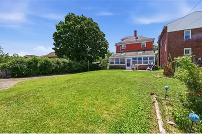 323 Birmingham Ave, Pittsburgh, PA 15210 - Photo 25