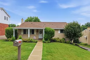 1710 Gina Dr, West Mifflin, PA 15122 - Photo 1
