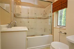 1056 Lindberg Ave, Pittsburgh, PA 15120 - Photo 17