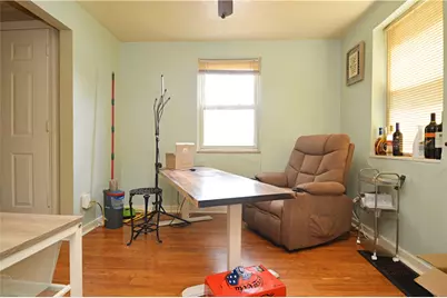 1056 Lindberg Ave, Pittsburgh, PA 15120 - Photo 9