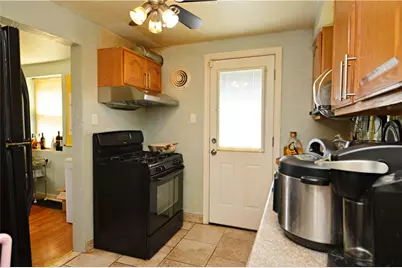 1056 Lindberg Ave, Pittsburgh, PA 15120 - Photo 11