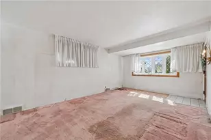 318 Dunbar Dr, Wilkins Township, PA 15235 - Photo 7