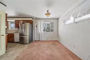 318 Dunbar Dr, Wilkins Township, PA 15235 - Photo 9