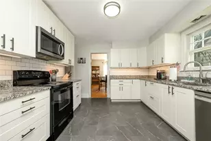424 N Center St, Grove City Boro, PA 16127 - Photo 17