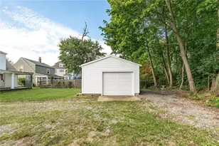 424 N Center St, Grove City Boro, PA 16127 - Photo 9