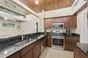 2322 Marbury Rd, Pittsburgh, PA 15221 - Photo 11