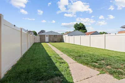 147 W Marigold St, Munhall, PA 15120 - Photo 23