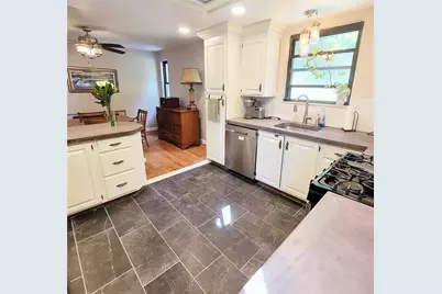 2218 Laketon Rd, Pittsburgh, PA 15221 - Photo 13
