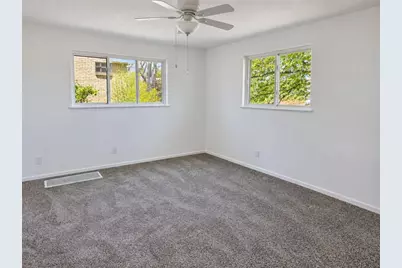 726 E 9th Ave, Munhall, PA 15120 - Photo 11