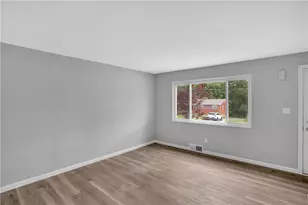 746 Providence Dr, Pittsburgh, PA 15239 - Photo 9