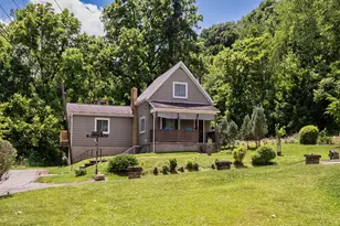 2 Ferry St, Vandergrift, PA 15629 - Photo 3