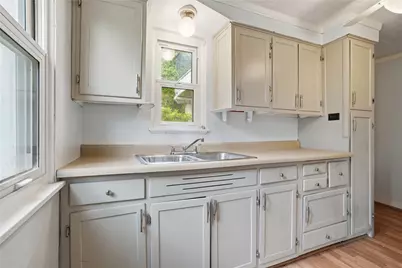 5163 Baptist Rd, Pittsburgh, PA 15236 - Photo 9