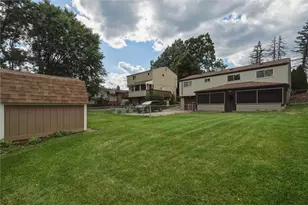 954 Ellen Dr, Pittsburgh, PA 15227 - Photo 17