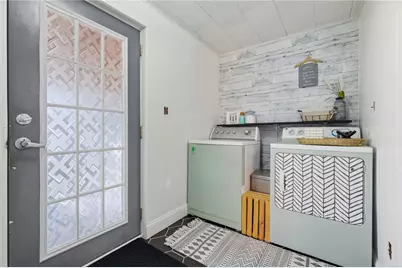 408 Wampum Ave, Ellwood City, PA 16117 - Photo 15