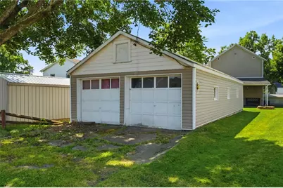 408 Wampum Ave, Ellwood City, PA 16117 - Photo 31