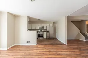 826 Eureka St, Pittsburgh, PA 15210 - Photo 9
