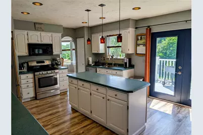 570 Peregrine Dr, North Huntingdon, PA 15642 - Photo 5
