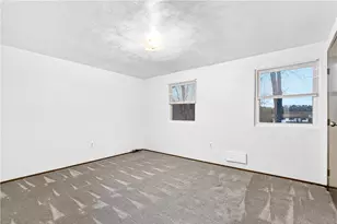 930 Academy Heights Dr, Hempfield Township, PA 15601 - Photo 19