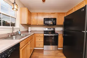 222 Castle Creek Dr, Seven Fields Boro, PA 16046 - Photo 5